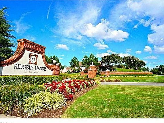 Ridgely Manor