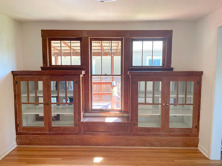 2411 W Woodlawn Ave — Photo 8