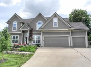 5715 Cottonwood St, Shawnee, KS 66216