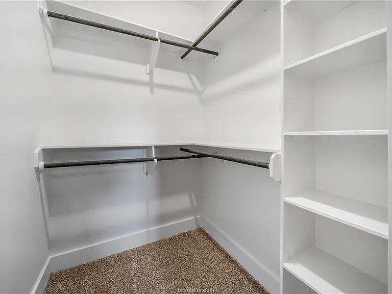 214 Lynn Dr — Photo 18