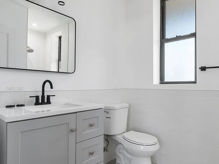 3025 W Irving Park Rd #3W — Photo 4