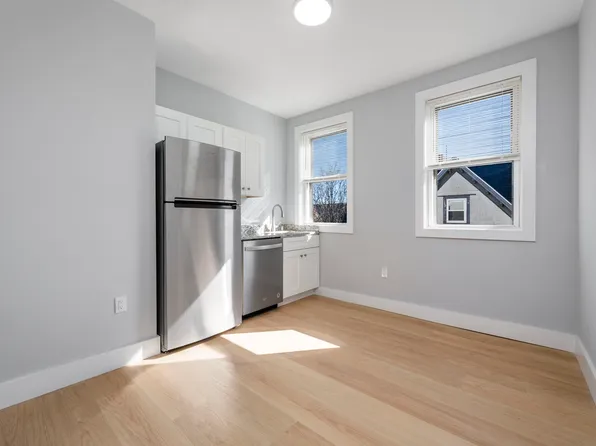 566 Shirley St #4, Winthrop, MA 02152