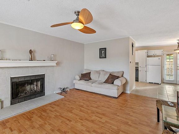 3rd image of 4212 Louisiana Ave