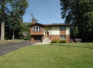 21 Billinge Rd, Hopatcong, NJ 07843