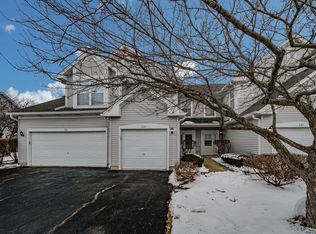 203 Huntington Ct, Oswego, IL 60543