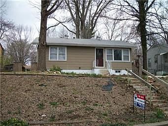 2nd image of 1116 Kiowa St