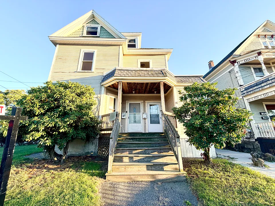 604 Westford St #2