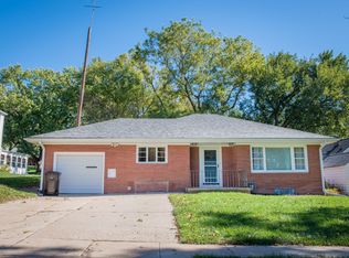 532 N 5th St, Tecumseh, NE 68450