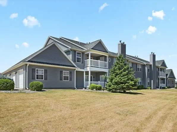 3020 E Stillwater Lndg APT 104, Urbana, IL 61802