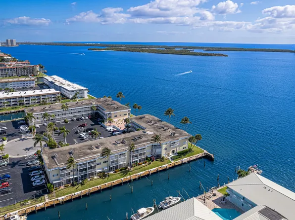 111 Doolen Court #208, North Palm Beach, FL 33408