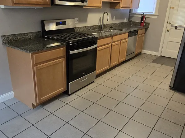 4953 McPherson Ave APT B, Saint Louis, MO 63108