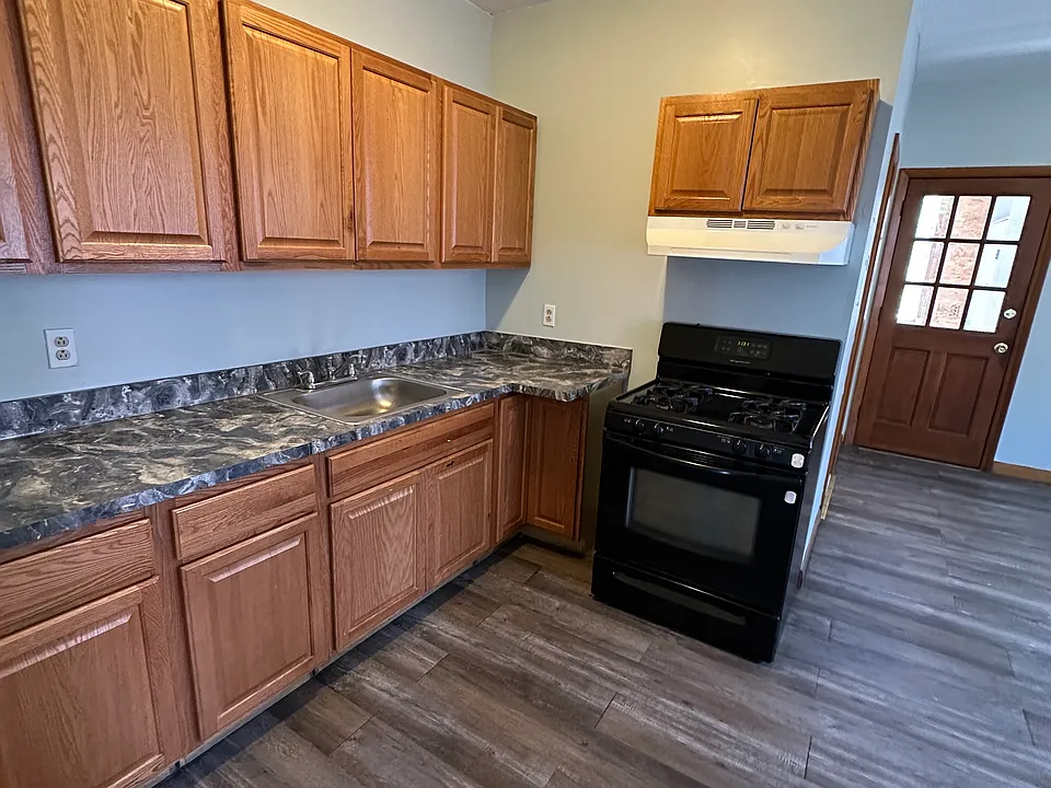 365 Franklin Ave #3N
