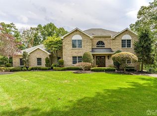 10 Nolan Ct, Atlantic Highlands, NJ 07716