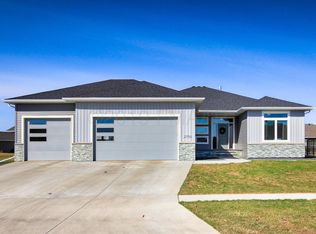 2706 Pyle Ln E, West Fargo, ND 58078