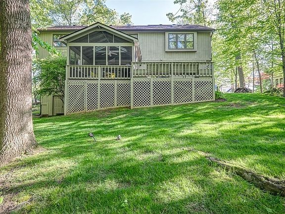 3rd image of 1819 Kensington Dr