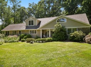 2 Jared Ct, Mendham, NJ 07945
