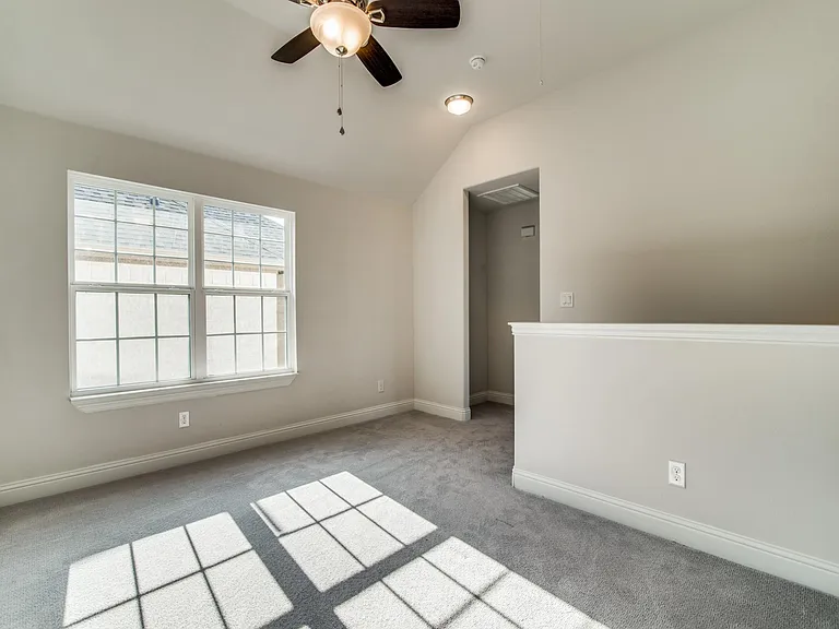 731 Mulberry Ct — Photo 12