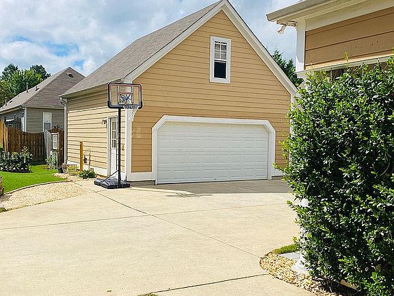 4th image of 5443 Camellia Ln