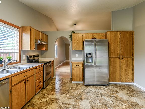 4th image of 2033 SE 67th Ave