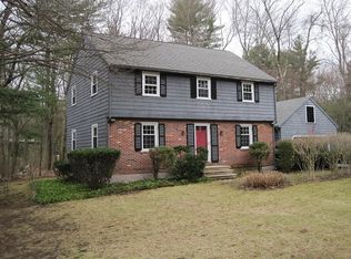 4 Pennock Rd, Chelmsford, MA 01824