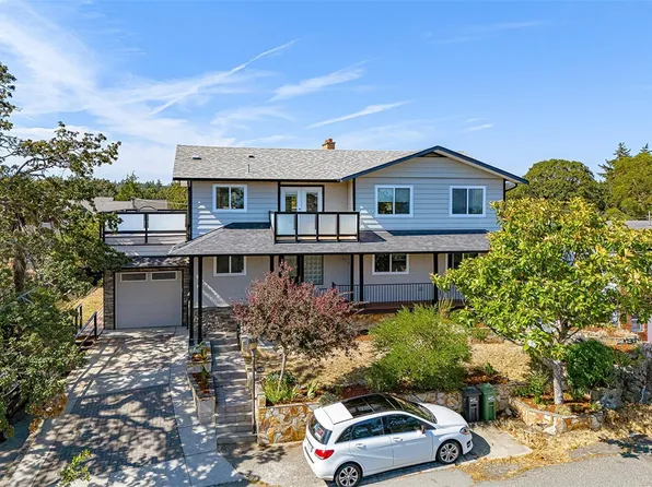1408 Tovido Ln, Victoria, BC V8T 2S9