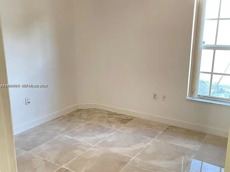 8784 SW 213th Ln — Photo 8