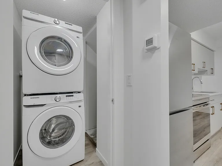1235 Keswick Dr SW #4B — Photo 9