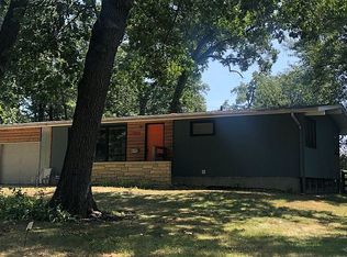 2317 Fairlane Dr NE, Cedar Rapids, IA 52402