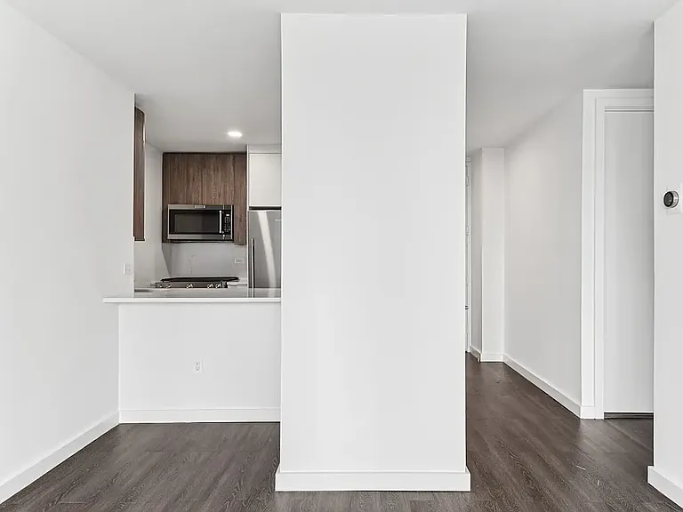 520 W 43rd St #33FF — Photo 2