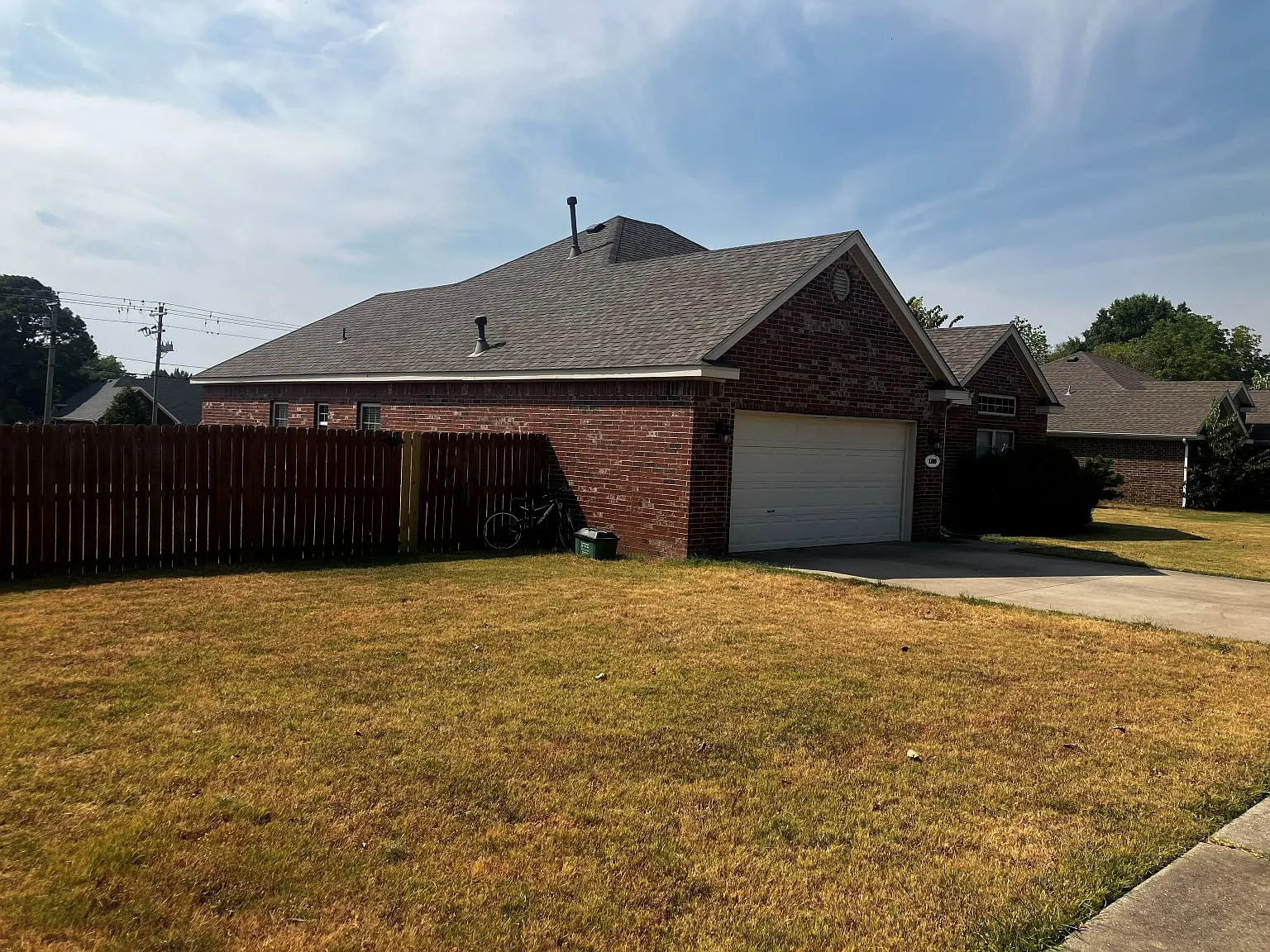 4 bed, 2.5 bath, 1733 sqft, $2,195 — Photo 3