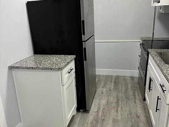 2nd image of 1639 Madison St #2