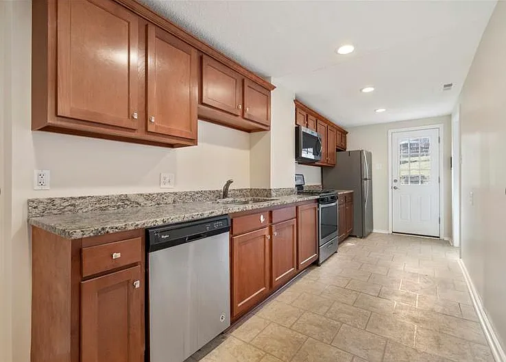 14 Wenzell Pl — Photo 1