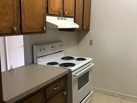 3rd image of 915 Nottingham Dr APT 45