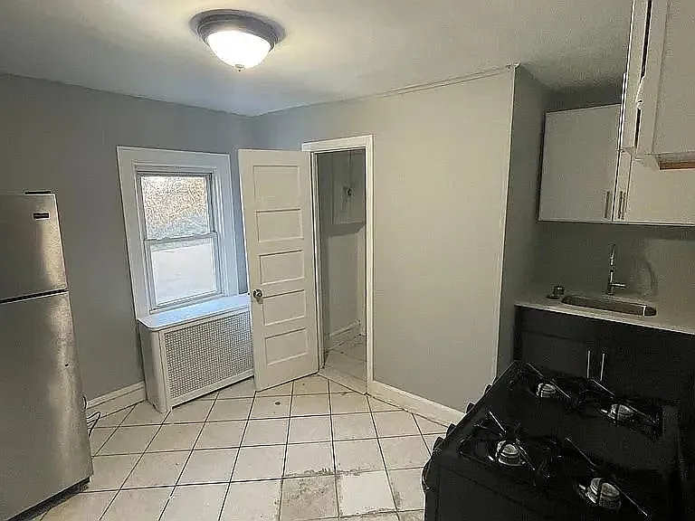262 Chadwick Ave #BASEMENT — Photo 7