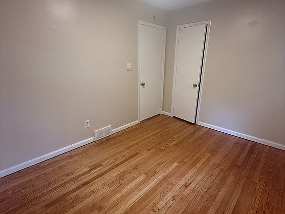 3rd image of 23540 Moritz Ave