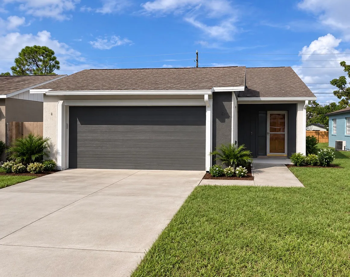 3 bed, 1200 sqft, $2,100 — Photo 1