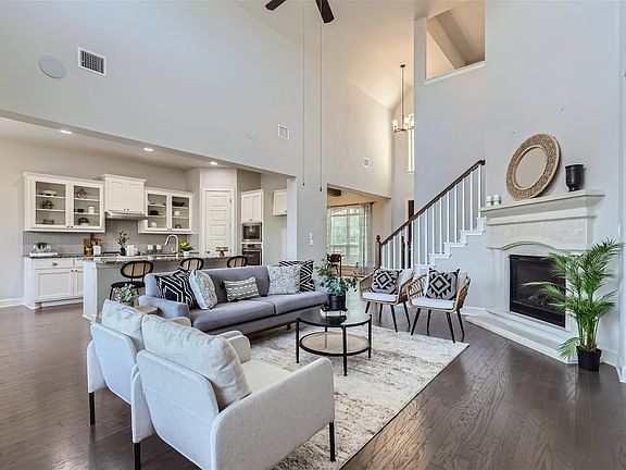 2nd image of 15401 La Catania Way