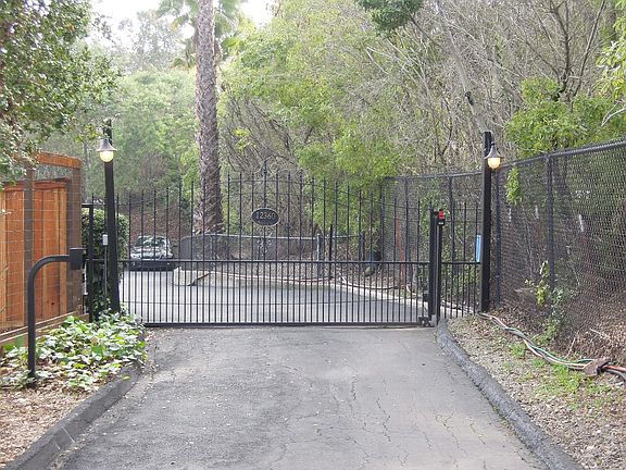 2nd image of 12360 Priscilla Ln