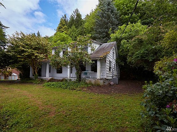 2nd image of 2271 Beach Dr E