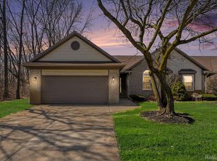 201 Whispering Hill, Commerce Twp, MI