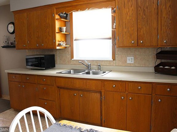 5th image of 1350 6th Ave S