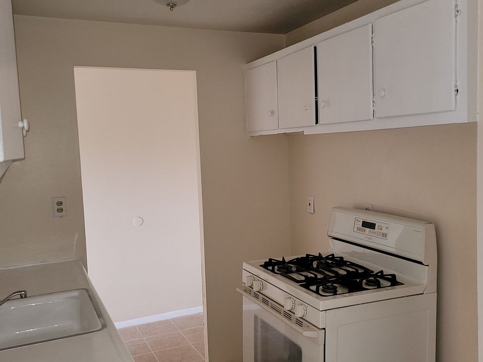 1st image of 14835 Euclid Ave #108