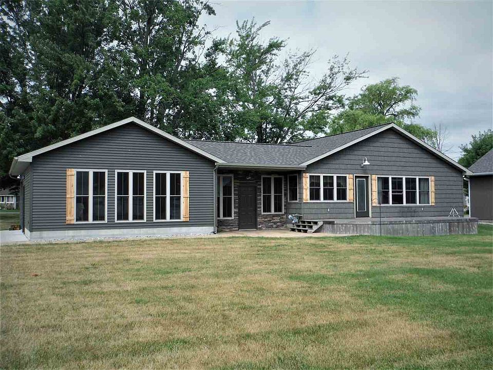 1st image of 202 Myers Ave