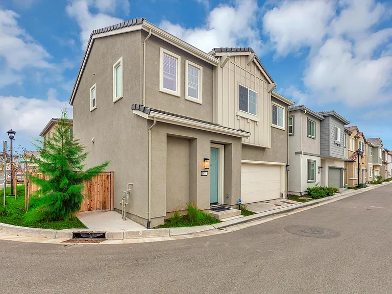 1618 Pagoda Ln — Photo 27