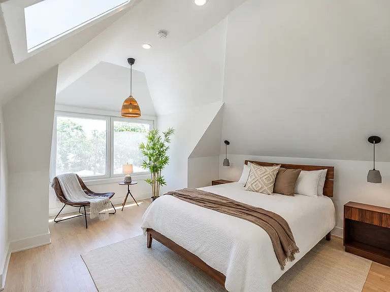 2227 N Nordica Ave — Photo 27