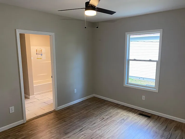 1053 N Orchard Knob Ave — Photo 8