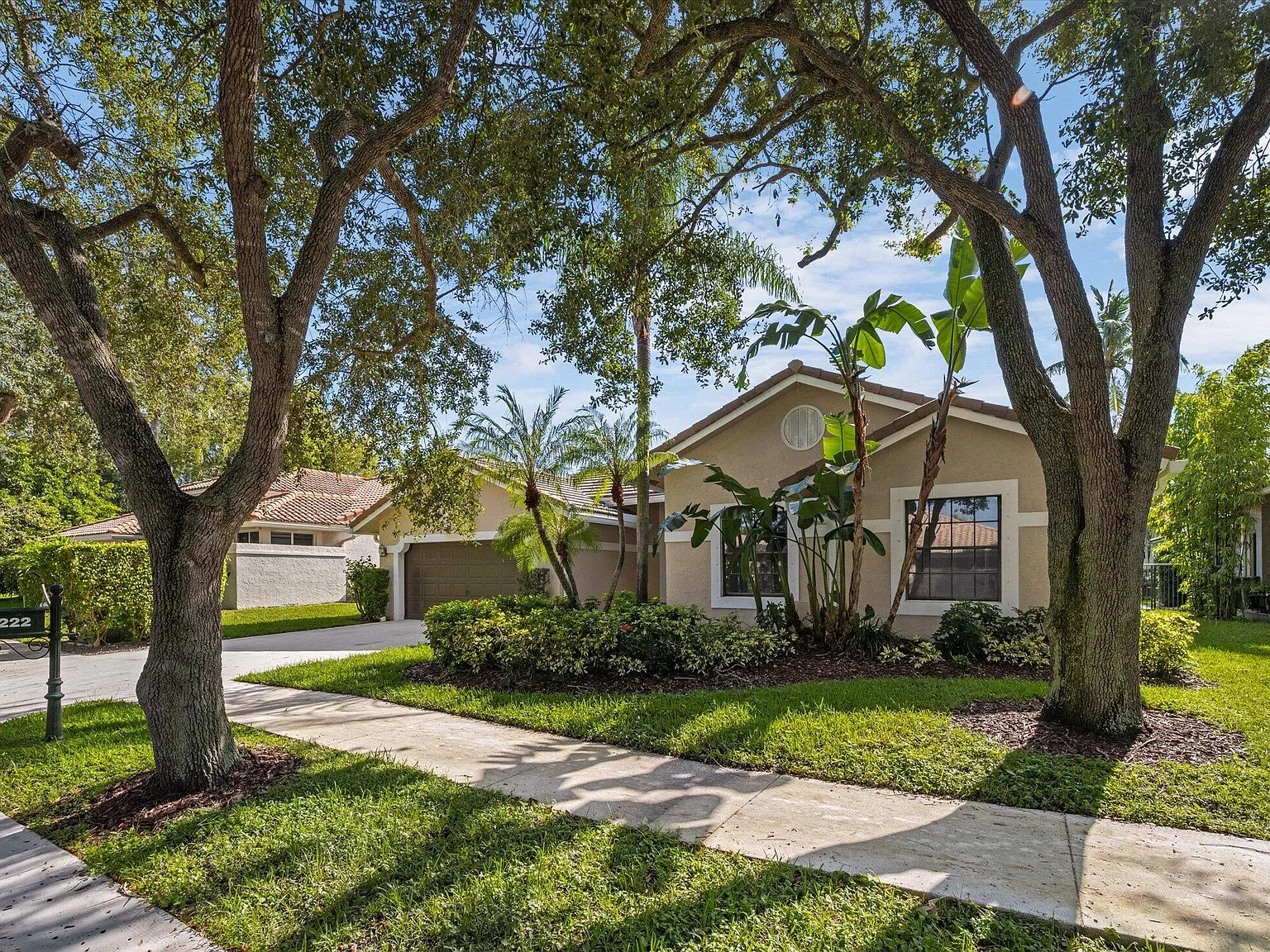 4 bed, 2.5 bath, 2523 sqft, $6,300 — Photo 3