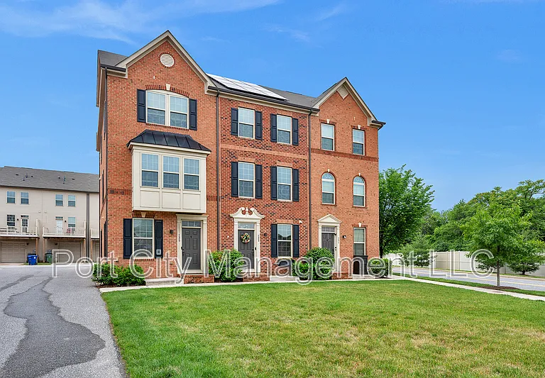 133 S Macon St — Photo 4