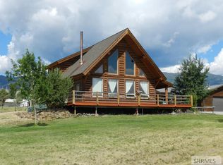 7 Shamrock Ln, Salmon, ID 83467