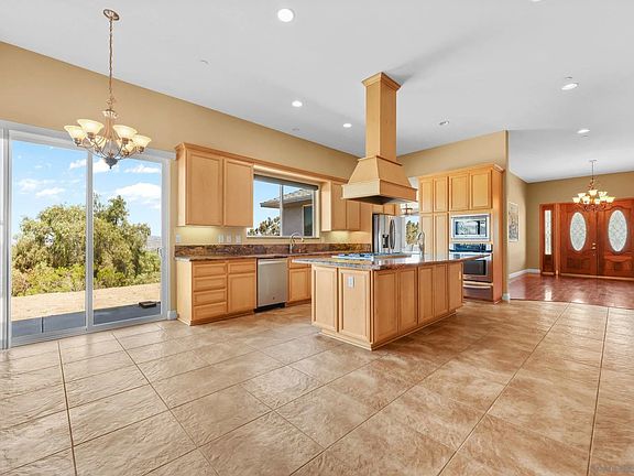 4th image of 1520 Merritt Dr